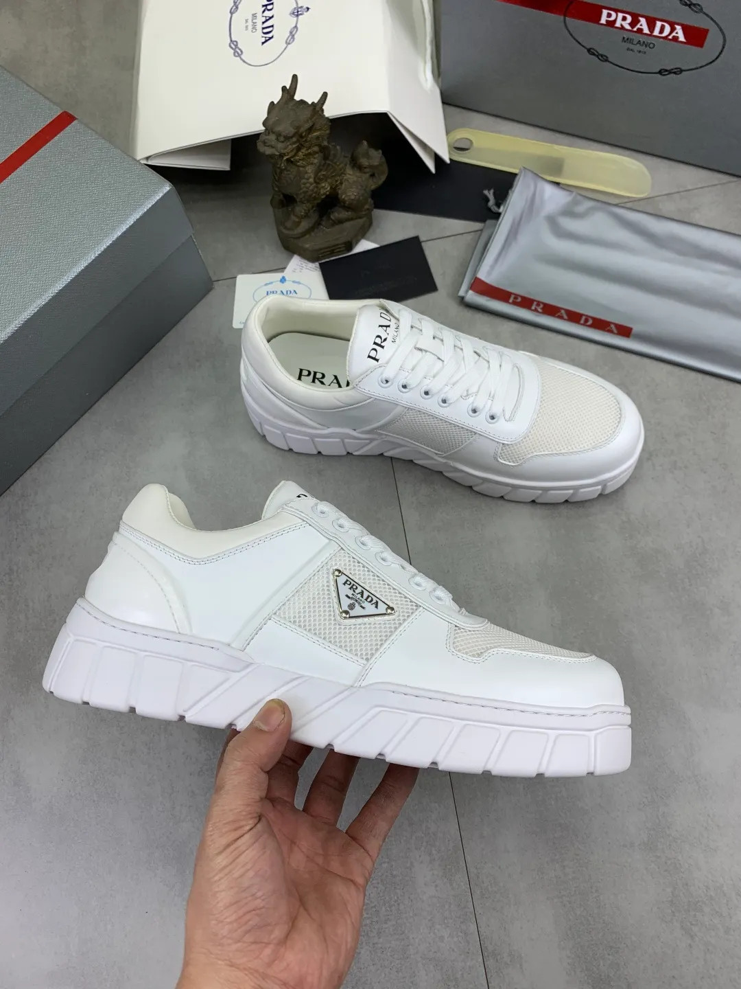 Men's men's shoes P560💰 [Real Price] Popular models are on the official website, 🆘 Trendy brand (Prada) mainly promotes popular models, avant-garde and versatile fashionable men's shoes private version mold opening, cowhide surface splicing 1:1.. Stylish and simple, original imported cowhide lining cowhide feet; the atmosphere and personality are more fashionable, eye-catching and pursuing class. It will subvert the old ideas and be a must-have for fashionistas who want to spend time with you! Must keep it! Tall and comfortable, large and low, high-end quality workmanship. Code number: 38-45 2️⃣optional.
